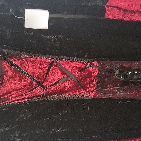 Nwt..halloween Gothic vampiress - Picture 3 of 16